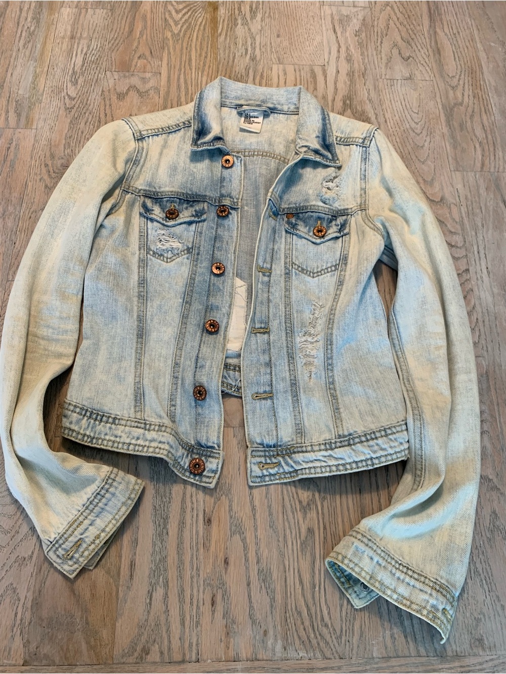 H&M Light Wash Denim Jacket - Classic Women's Jean Jacket